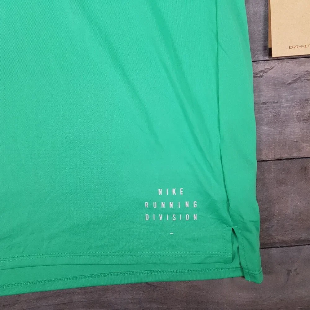 NIKE‎ Dri-FIT Run Division Rise 365 Mens Size MEDIUM Green Running Hiking Active